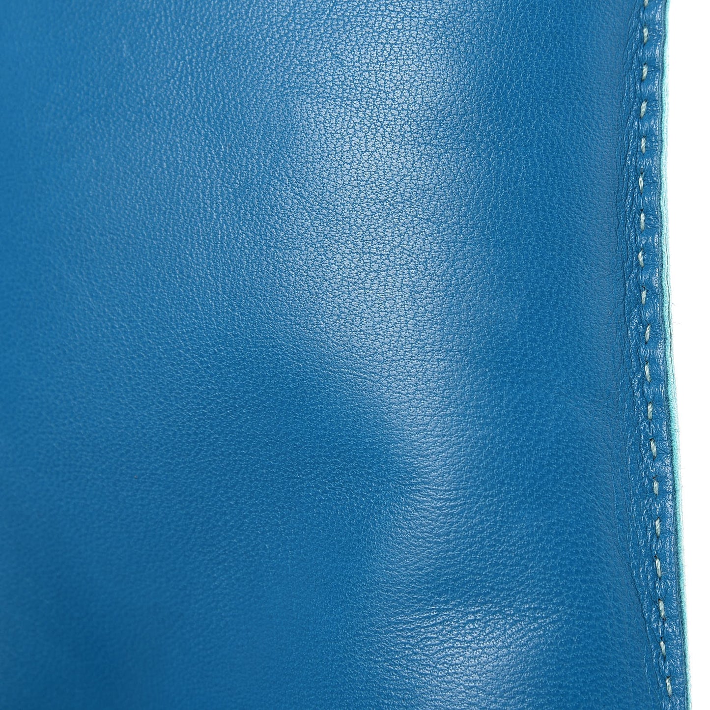 Lambskin Pilo Pouch Bleu Izmir Lagon