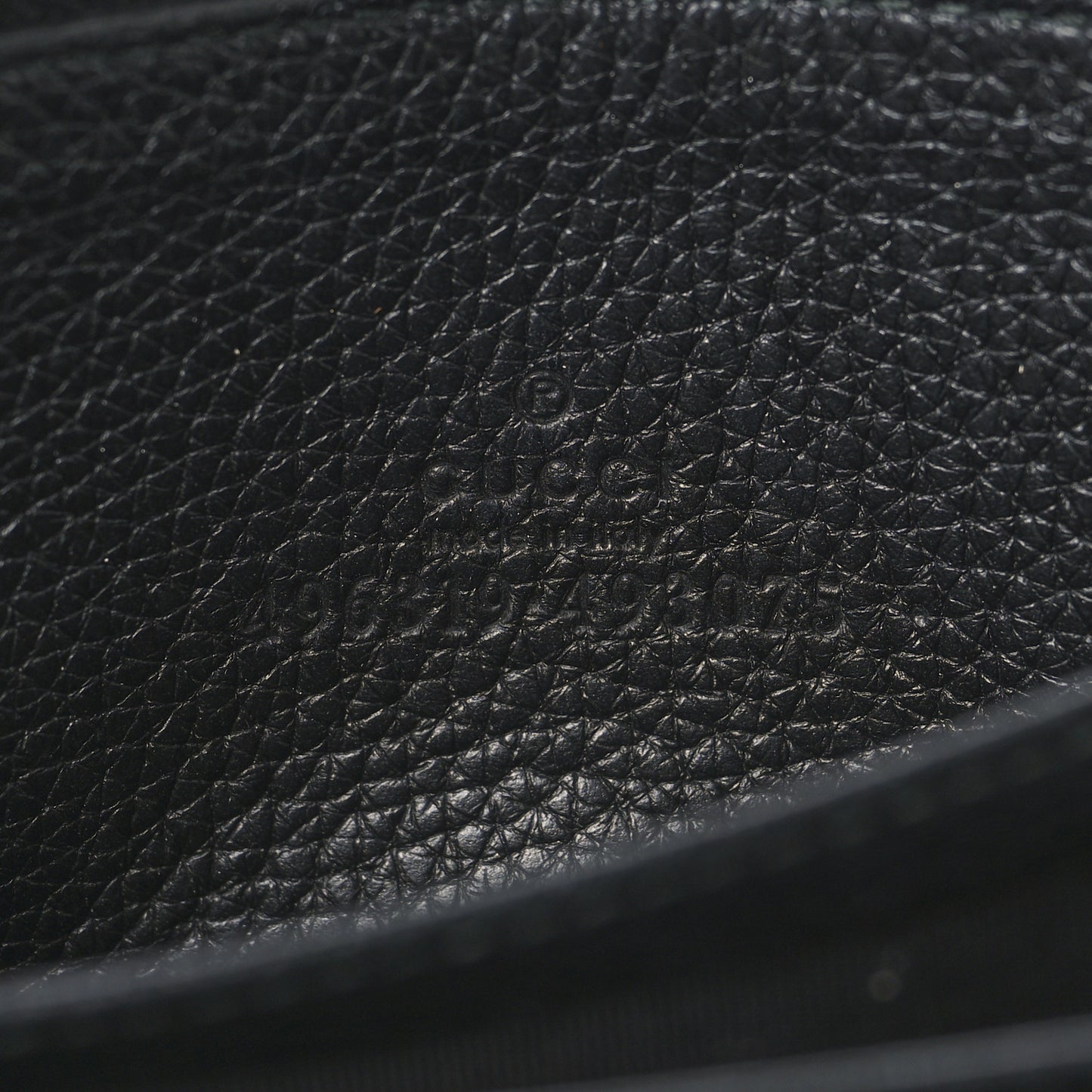 Calfskin Logo Zip Around Card Case Black