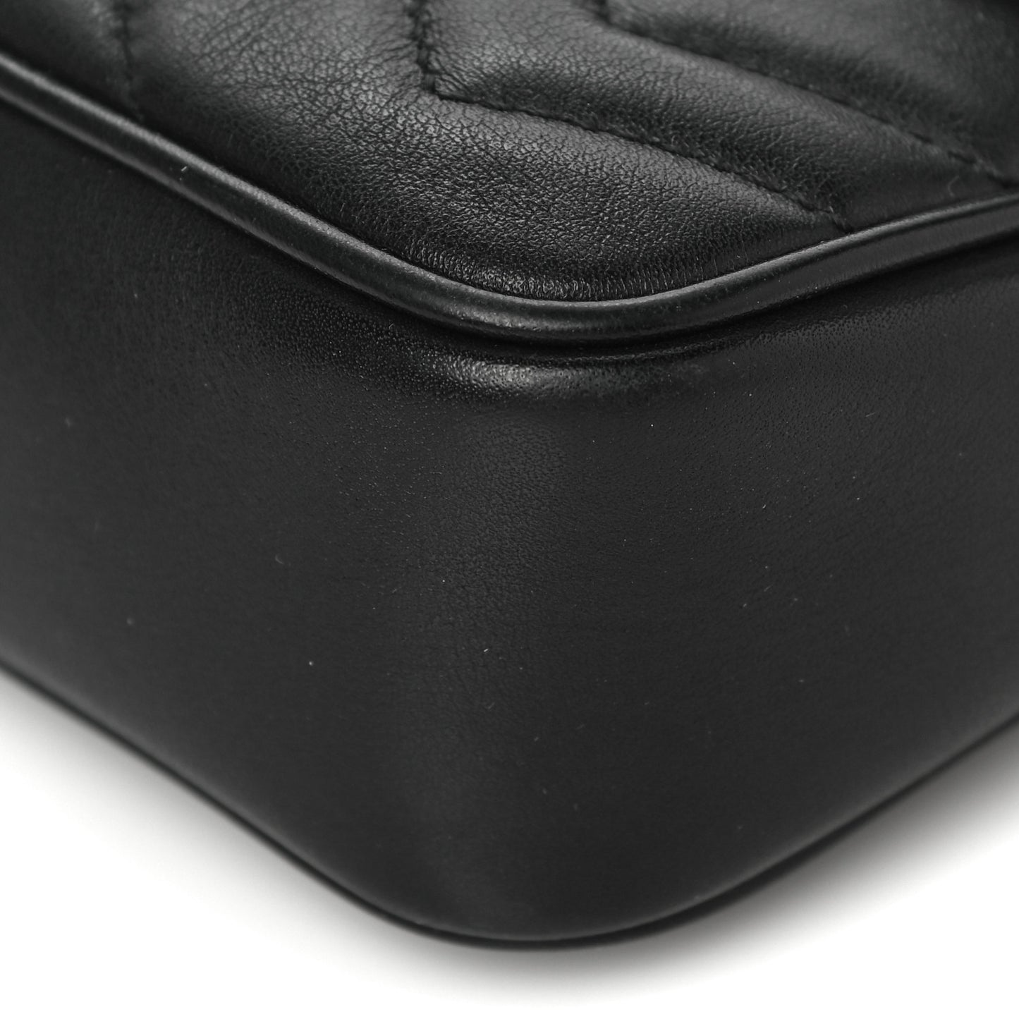 Calfskin Matelasse Super Mini GG Marmont Shoulder Bag Black