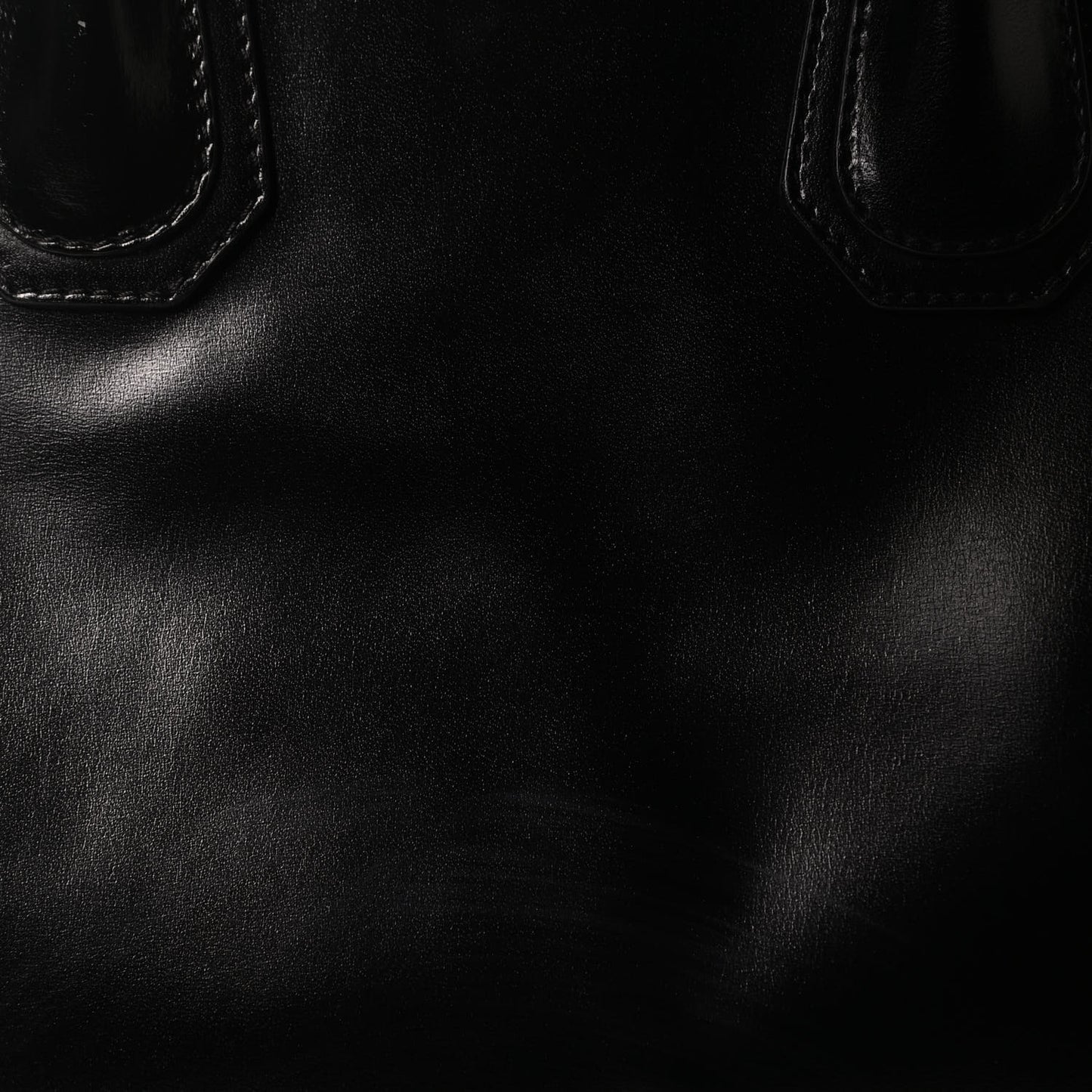 Shiny Lord Calfskin Medium Antigona Black