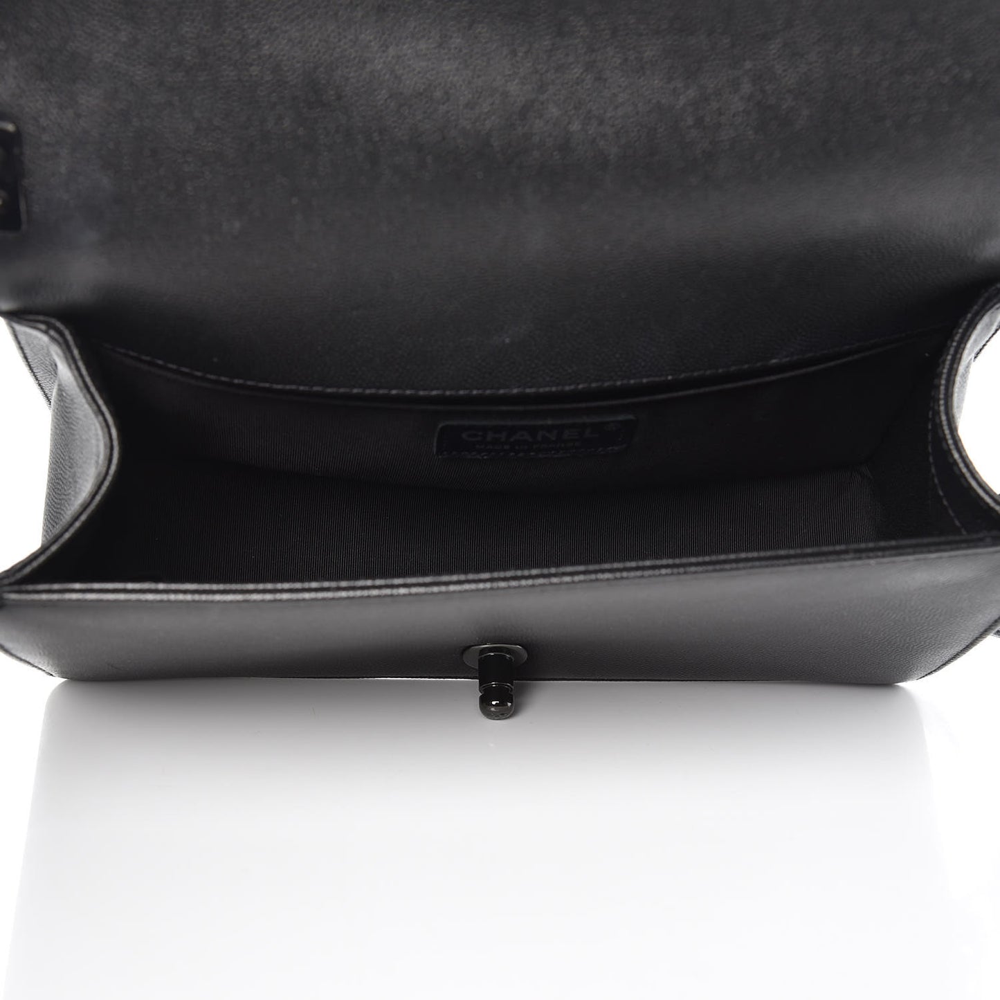 Caviar Quilted Medium Boy Flap So Black