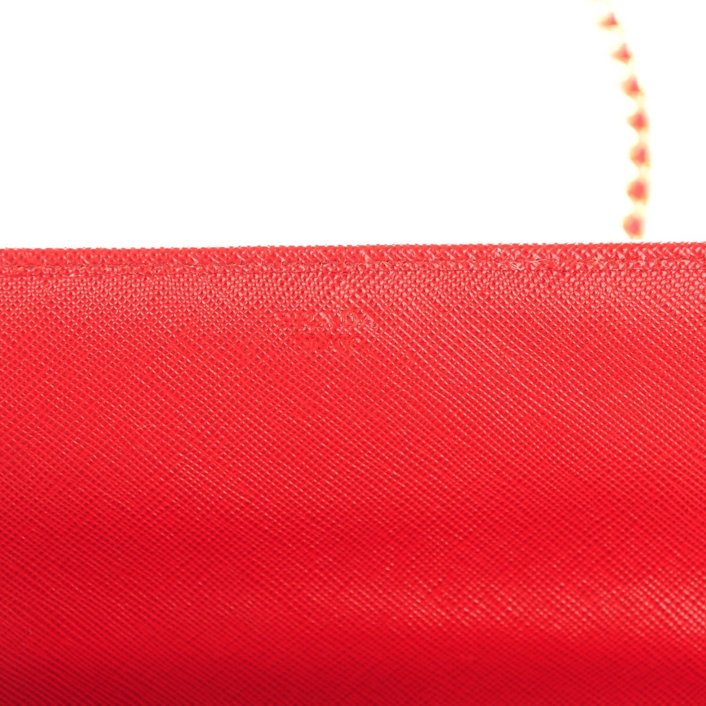 Saffiano Metal Oro Chain Wallet Cherry