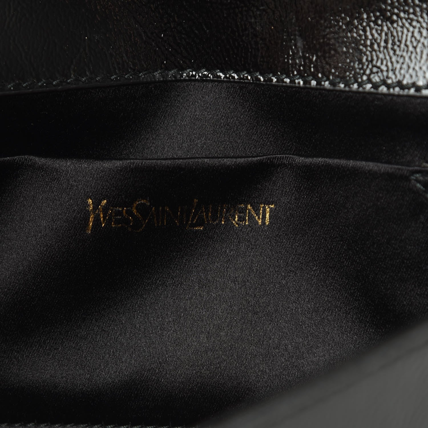 Saint Laurent Textured Patent Monogram Small Belle De Jour Clutch Black 6 of 8