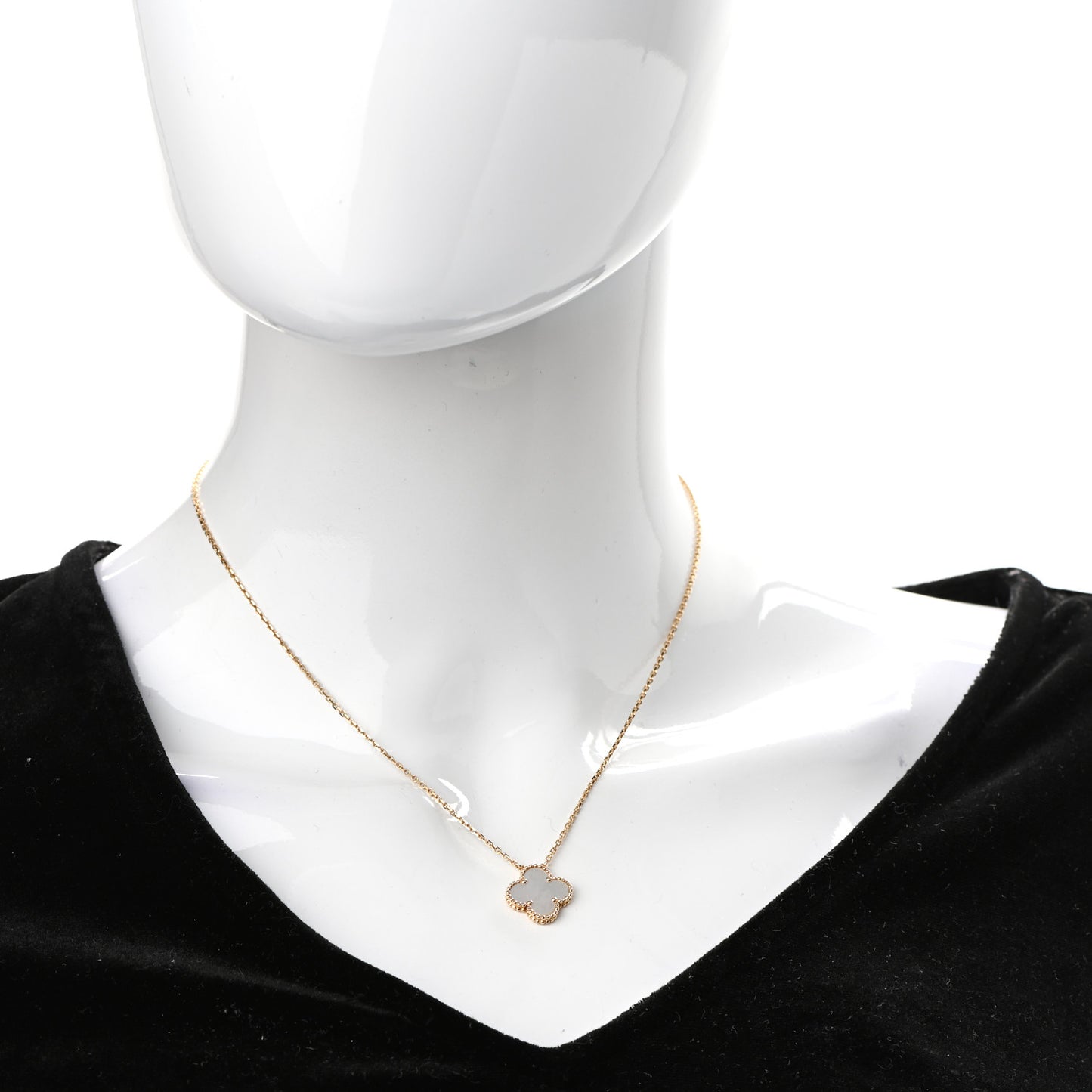 18K Yellow Gold Mother of Pearl Vintage Alhambra Pendant Necklace