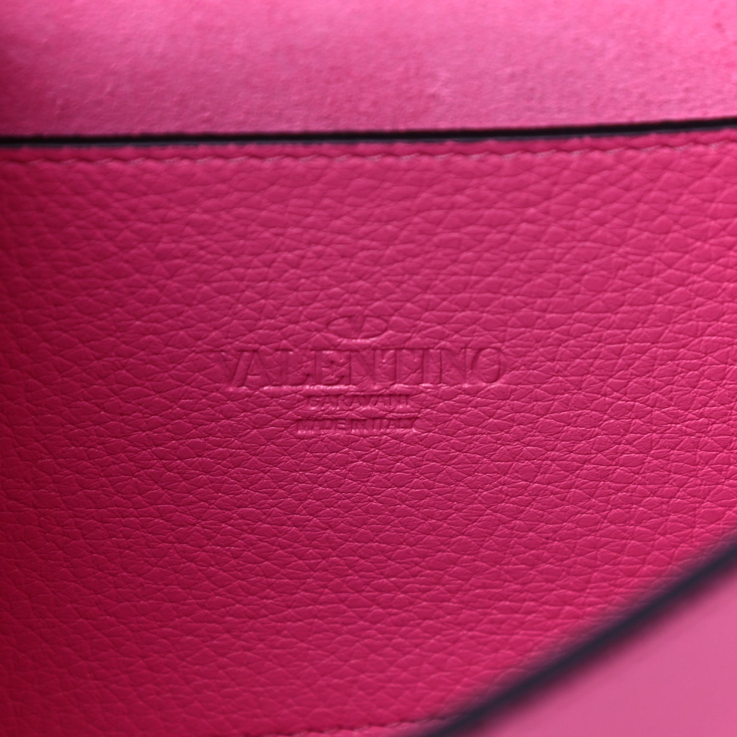 Pebbled Calfskin Medium Rockstud Flip Lock Crossbody Bag Feminine Pink