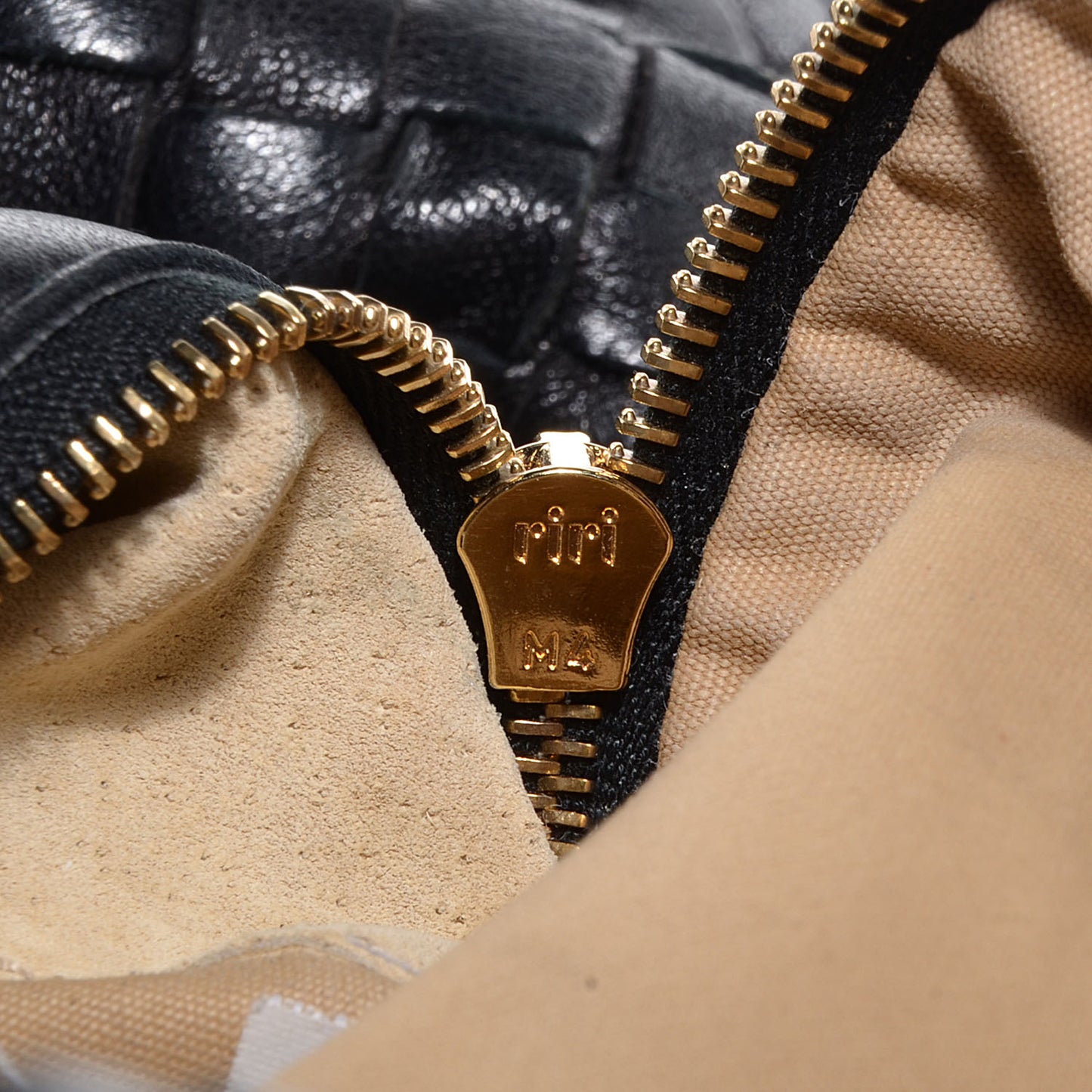 Nappa Intrecciato Medium Veneta Hobo Black