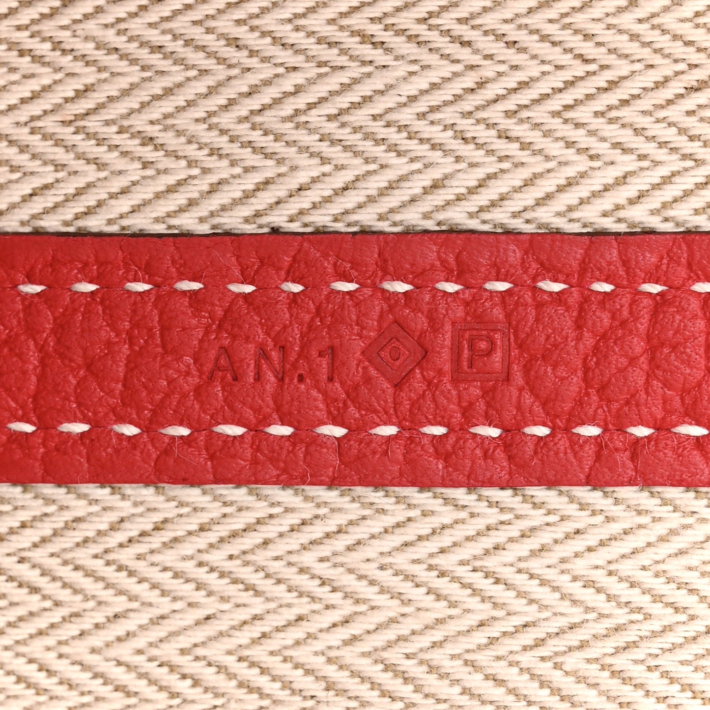 Negonda Garden Party 36 MM Rouge Casaque