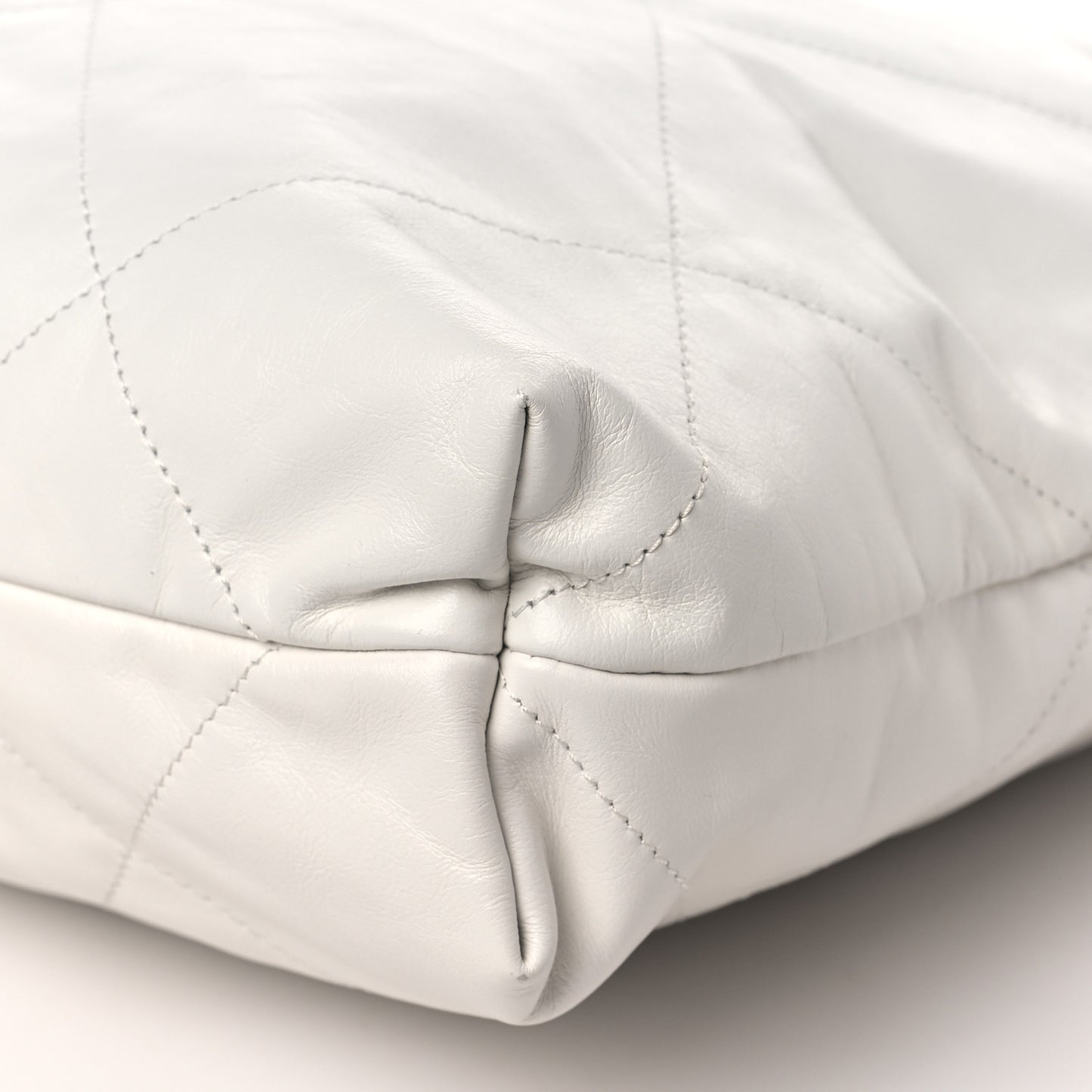 Shiny Calfskin Quilted Chanel 22 White
