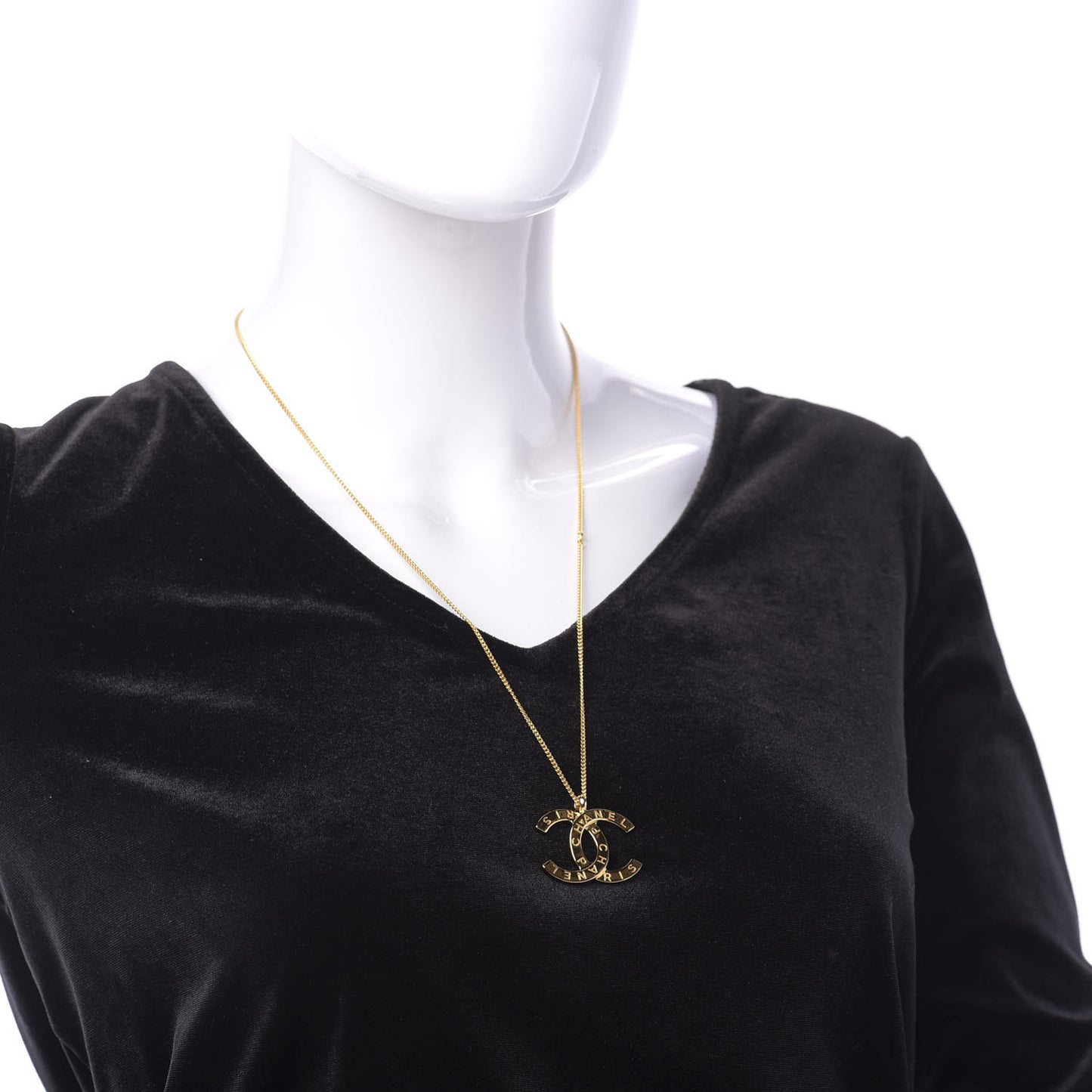 Metal CC Paris Button Necklace Gold
