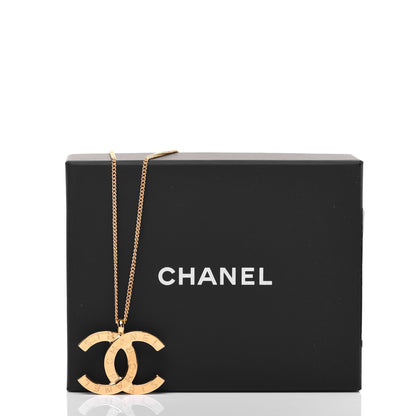 Chanel Metal CC Paris Button Necklace Gold 5 of 5