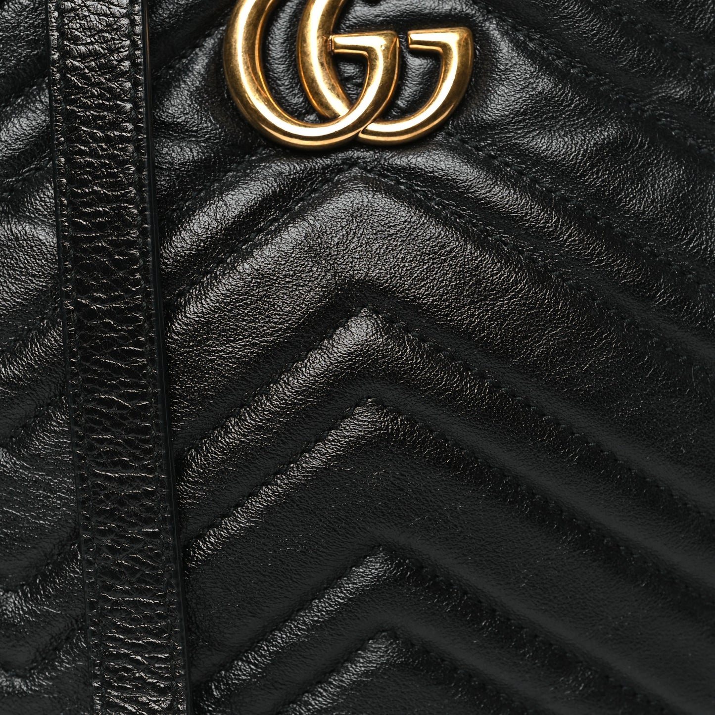 Azalea Calfskin Matelasse Heart Mini GG Marmont Round Shoulder Bag Black