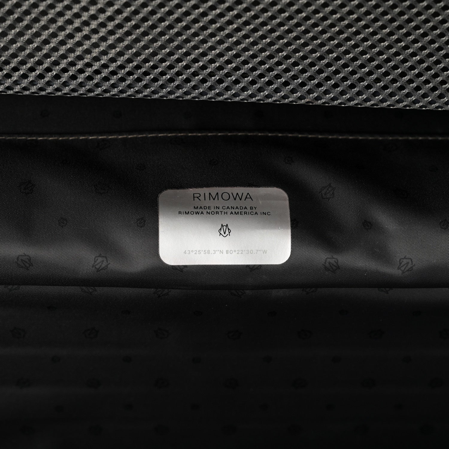 Rimowa Gloss Polycarbonate Essential Trunk Plus Gloss Green 6 of 11