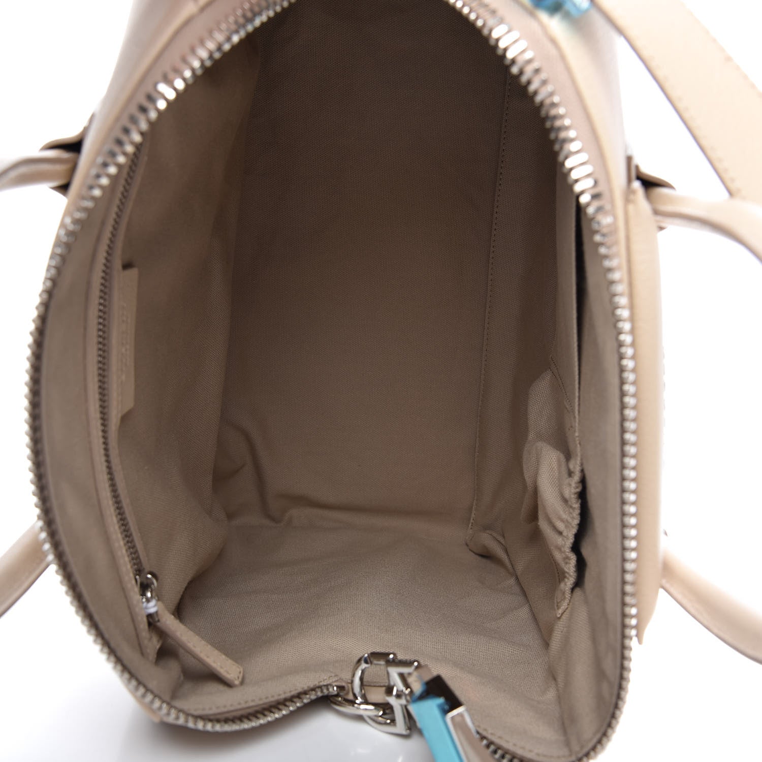 Givenchy Sugar Goatskin Medium Antigona Skin 5 of 9