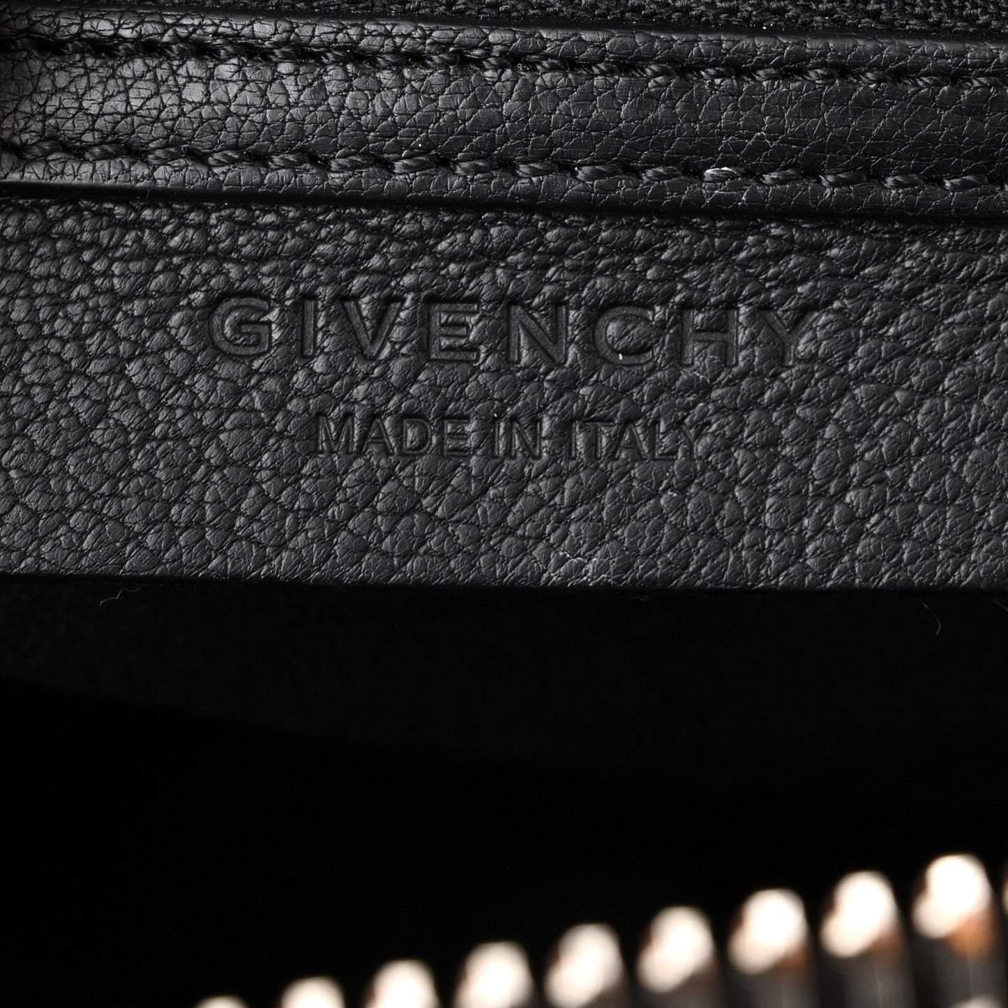 Sugar Goatskin Medium Antigona Black
