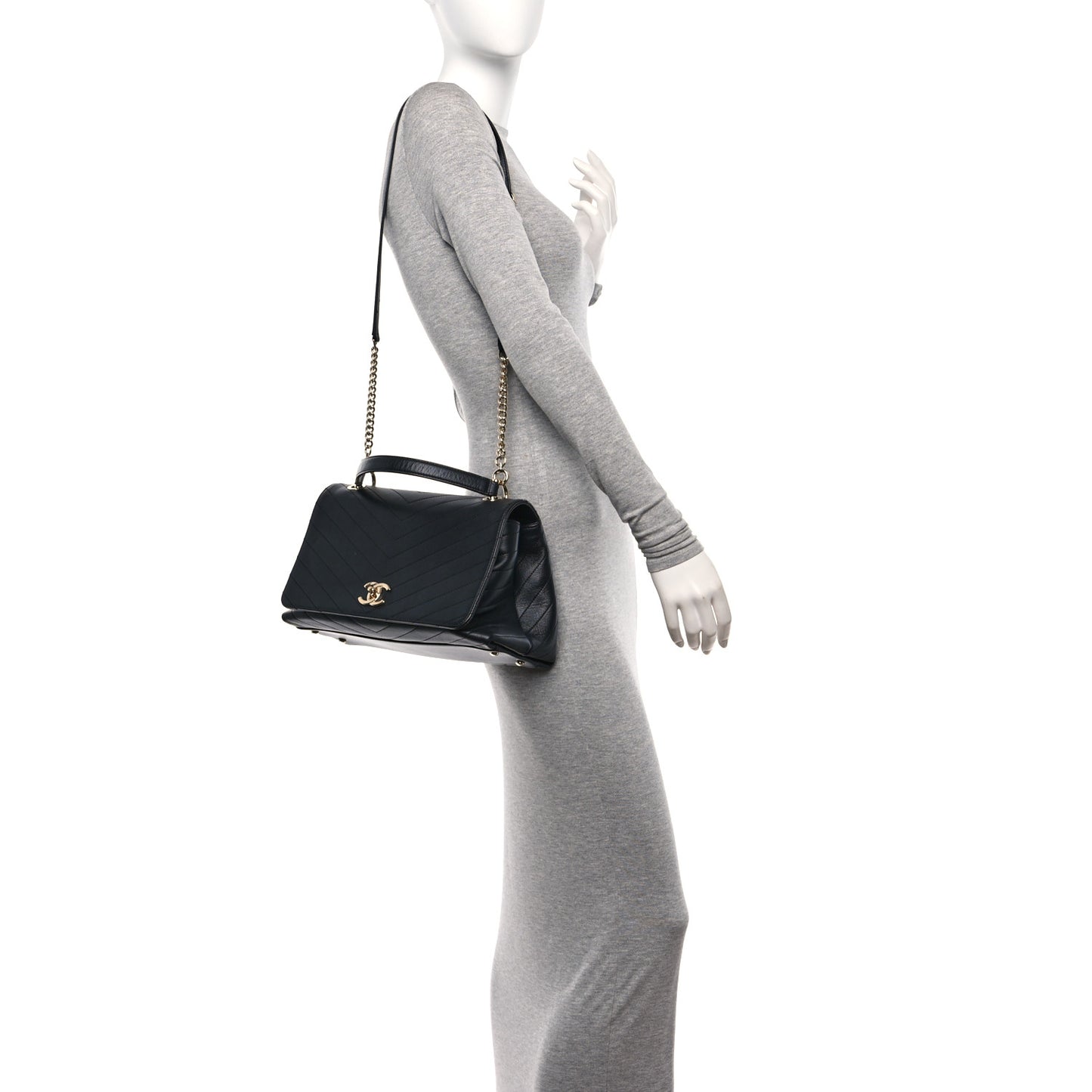 Grained Calfskin Chevron Stitched Medium Chic Top Handle Flap Black