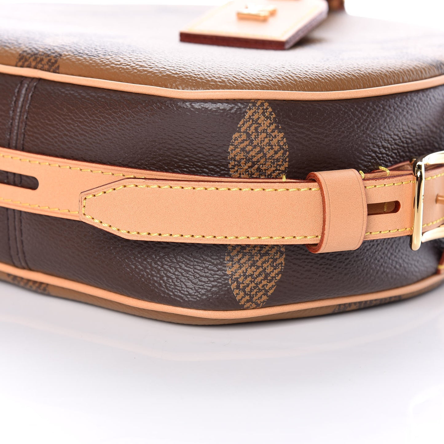 Reverse Monogram Giant Boite Chapeau Souple