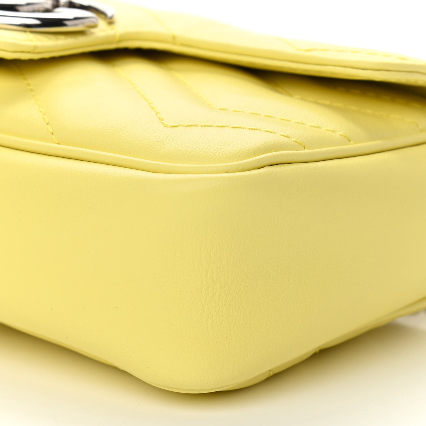 Calfskin Matelasse Super Mini GG Marmont Shoulder Bag Banana