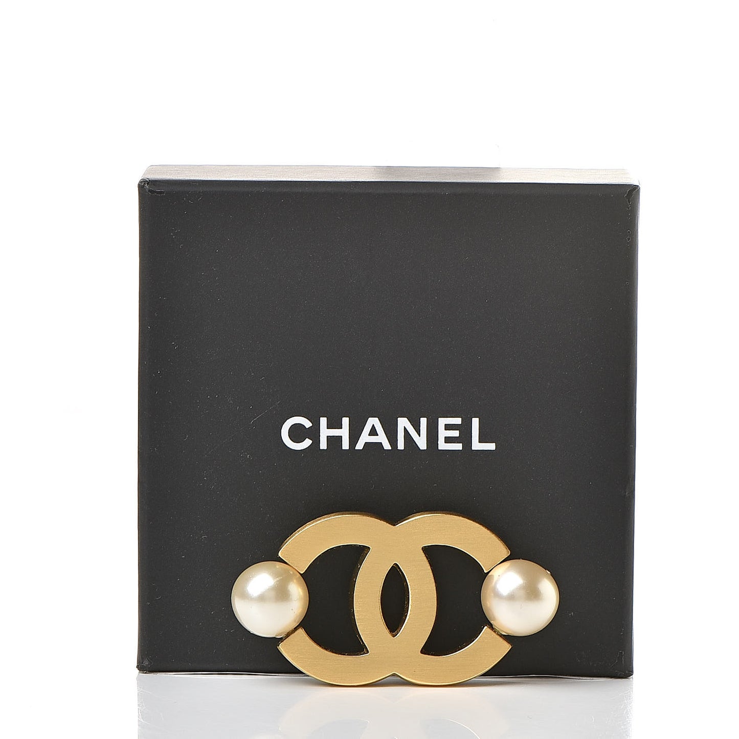 Pearl CC Brooch Gold
