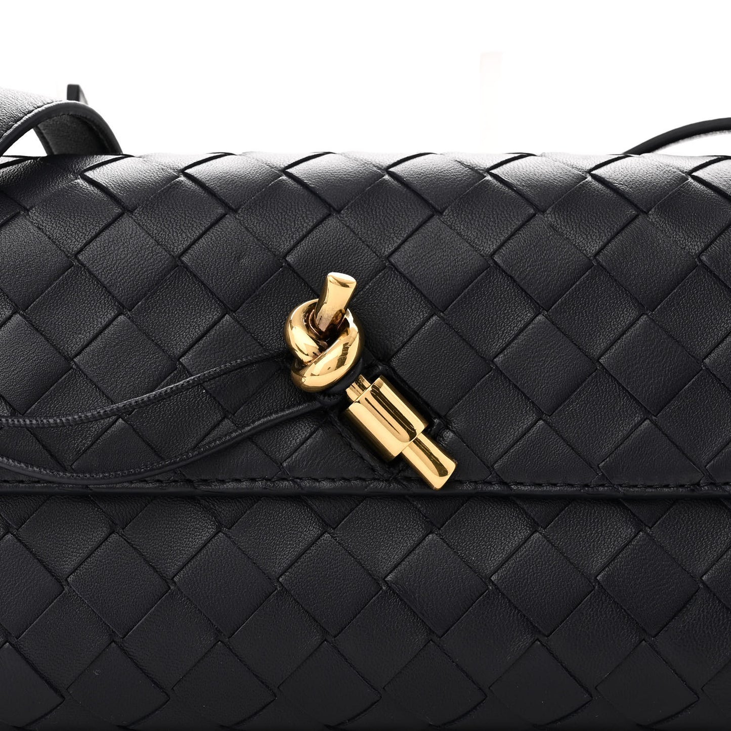 Nappa Intrecciato Andiamo Shoulder Bag Space
