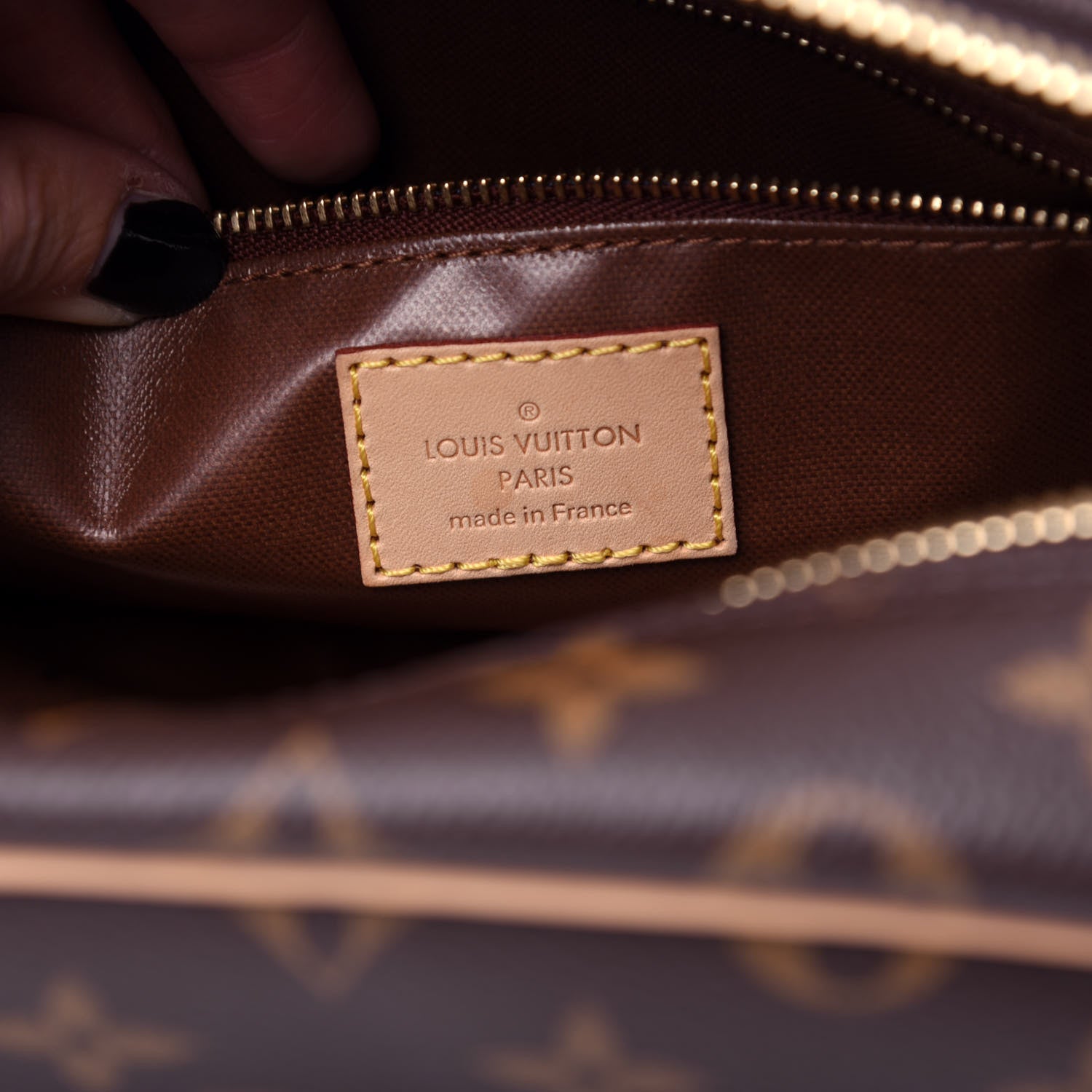 Louis Vuitton Monogram Toiletry Bag 25 6 of 7