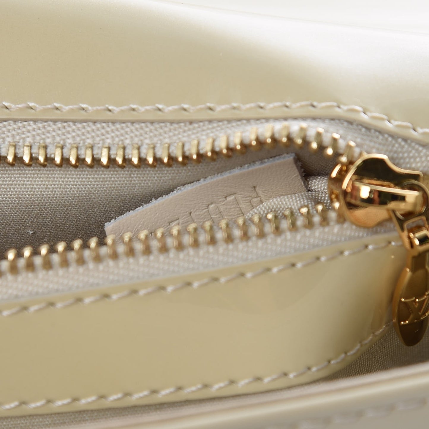 Patent Sobe Clutch Creme