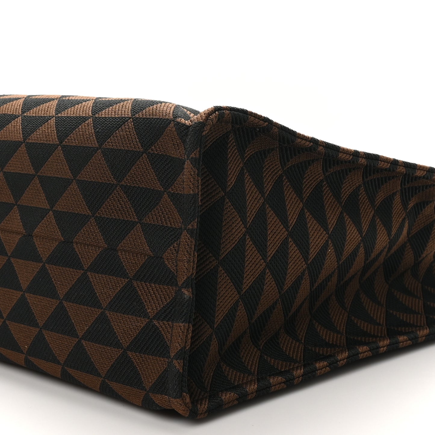 Jacquard Saffiano Triangolo Symbole Embroidered Shopping Tote Black Corda