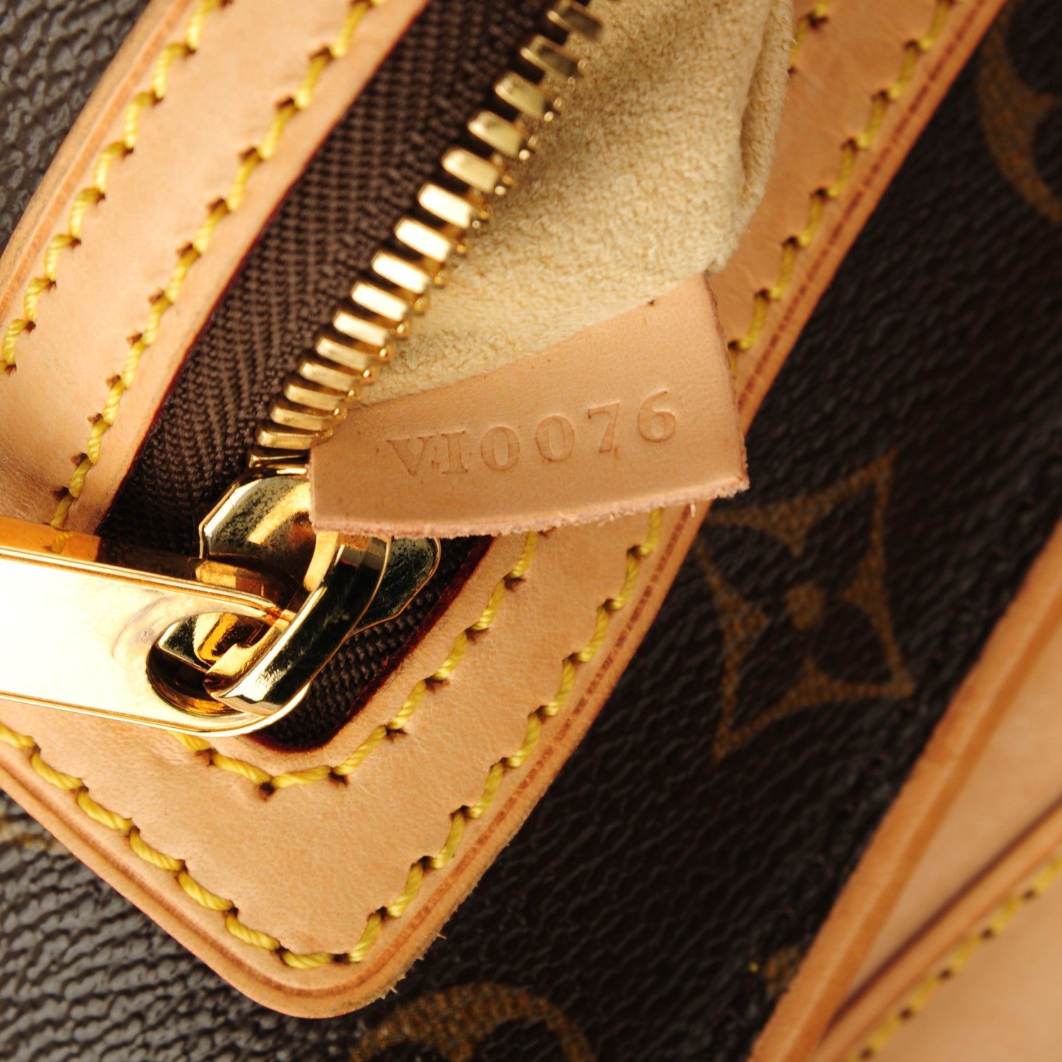 Louis Vuitton Monogram Hudson GM 6 of 7