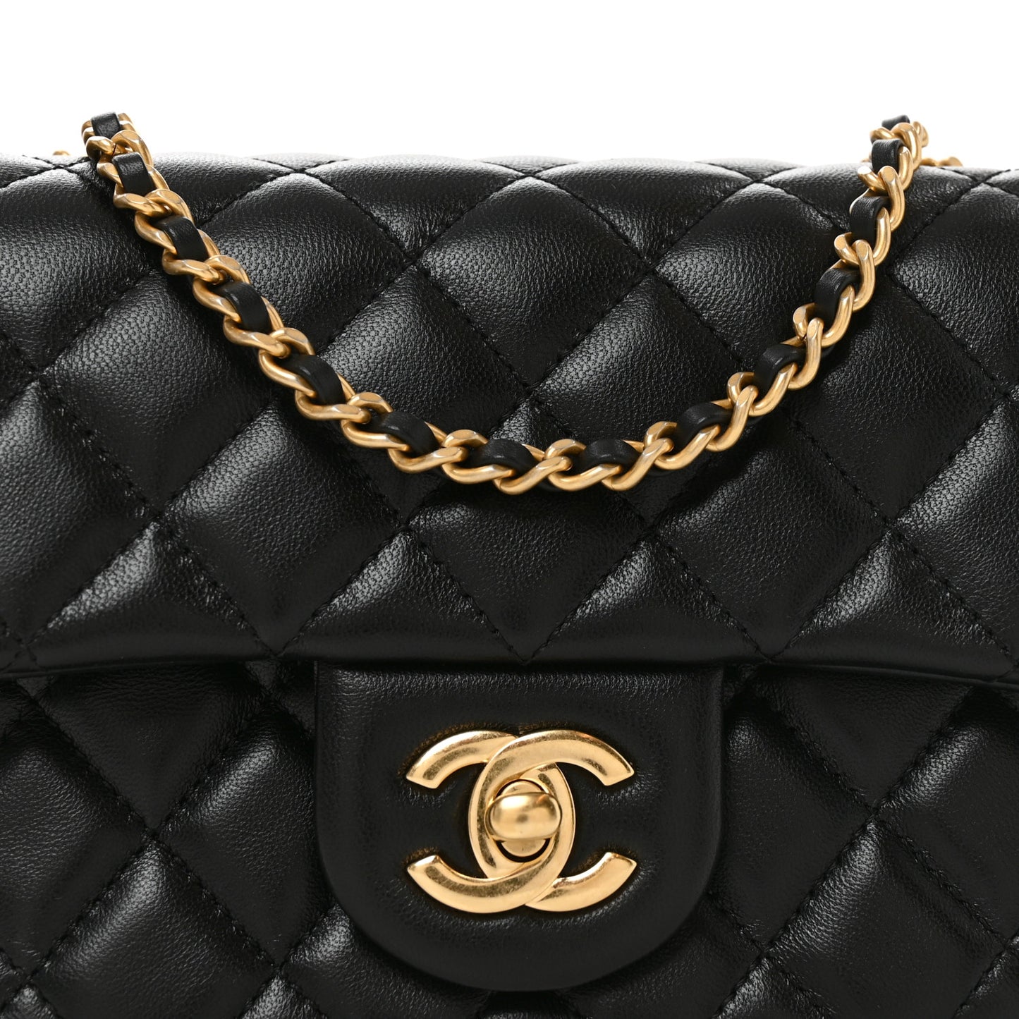 Lambskin Quilted Mini Pearl Crush Flap Black