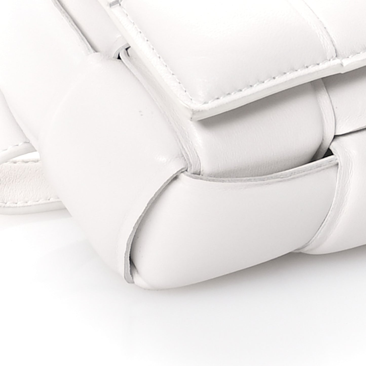 Nappa Maxi Intrecciato Padded The Belt Cassette Bag White