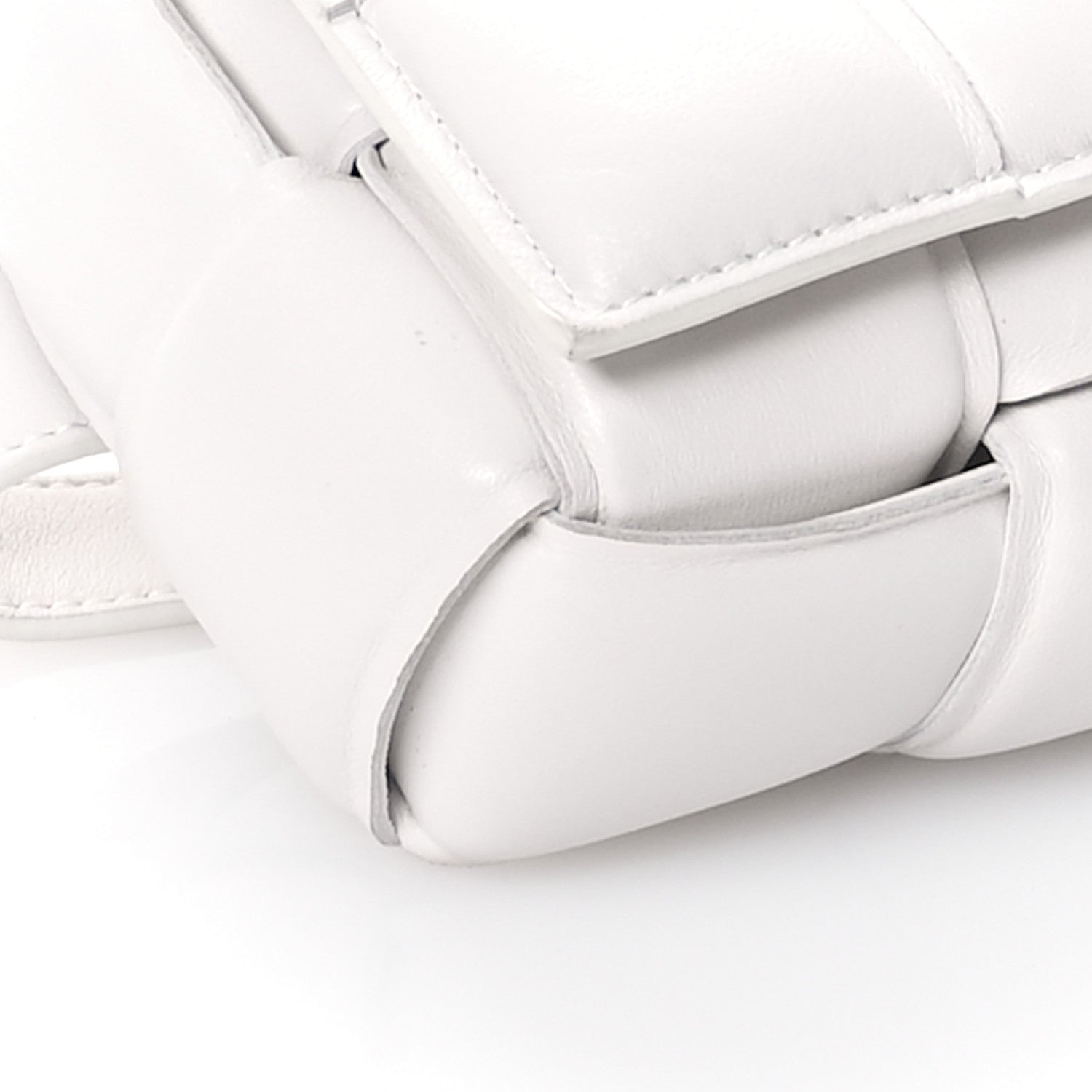 Bottega Veneta Nappa Maxi Intrecciato Padded The Belt Cassette Bag White 9 of 10