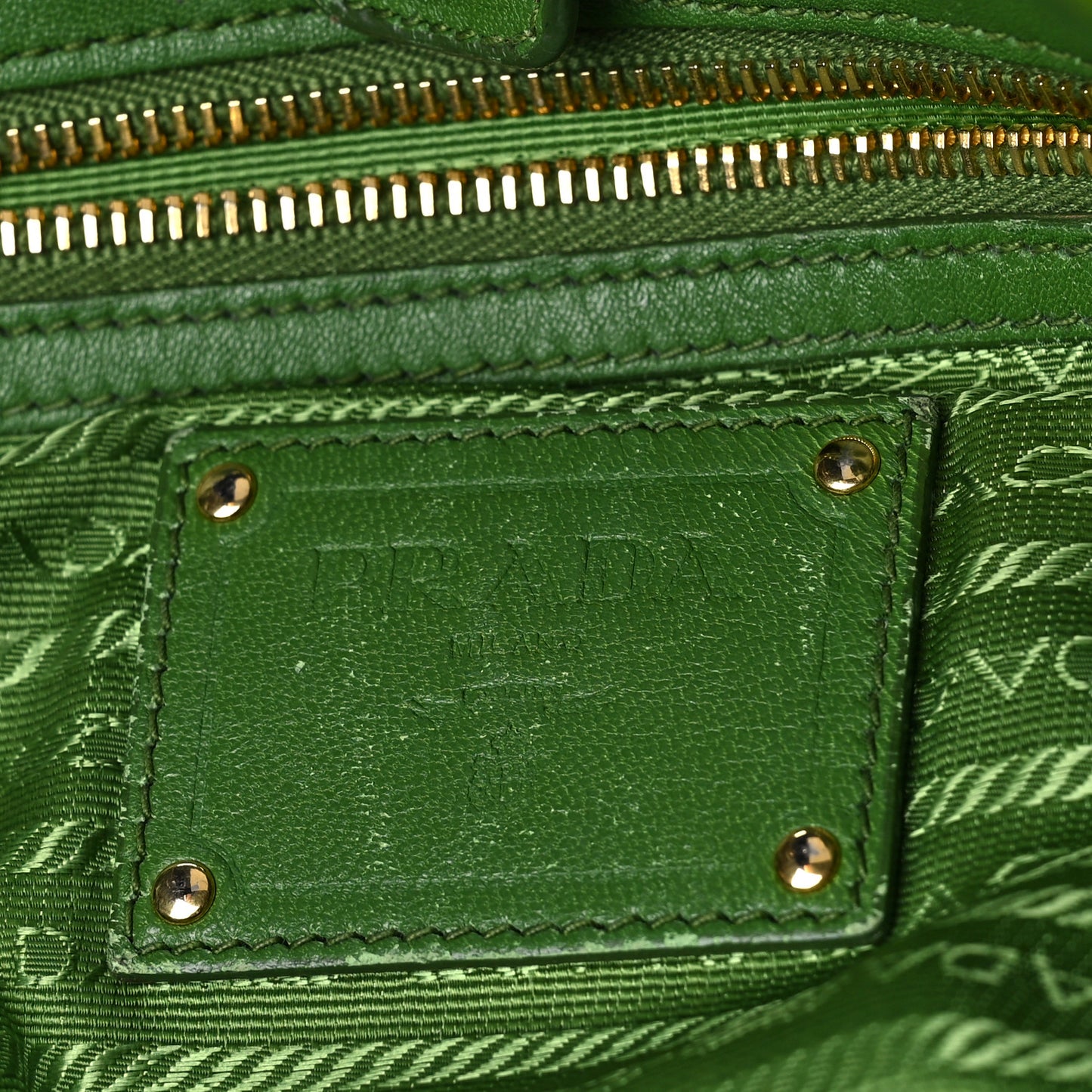 Vernice Gaufre Tote Green