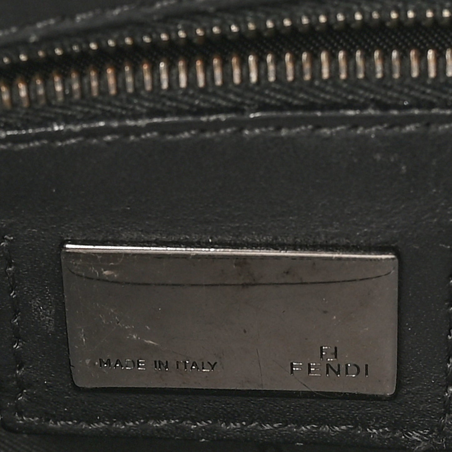 Zucchino Vitello Shoulder Bag Black Moro