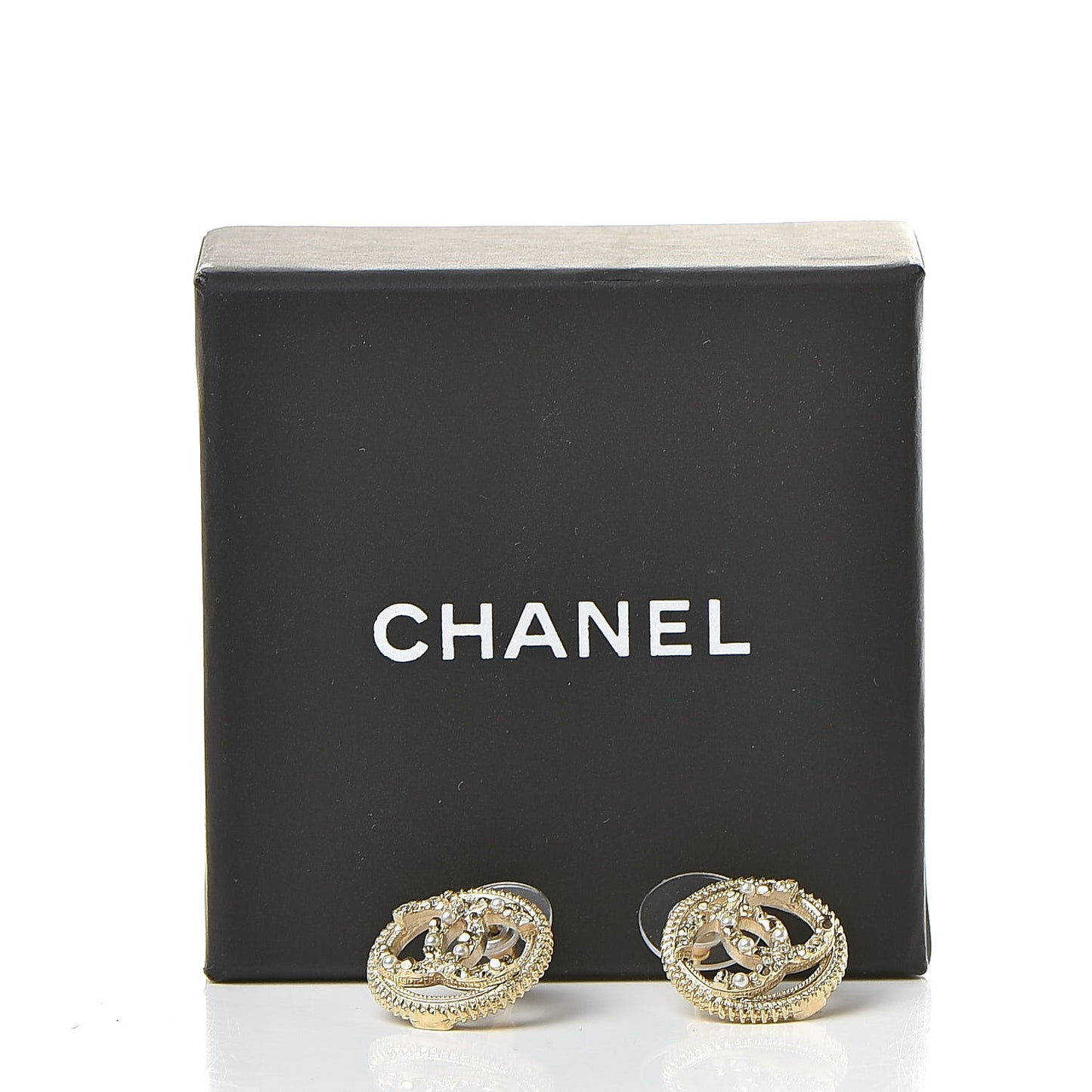 Pearl CC Round Earrings Gold