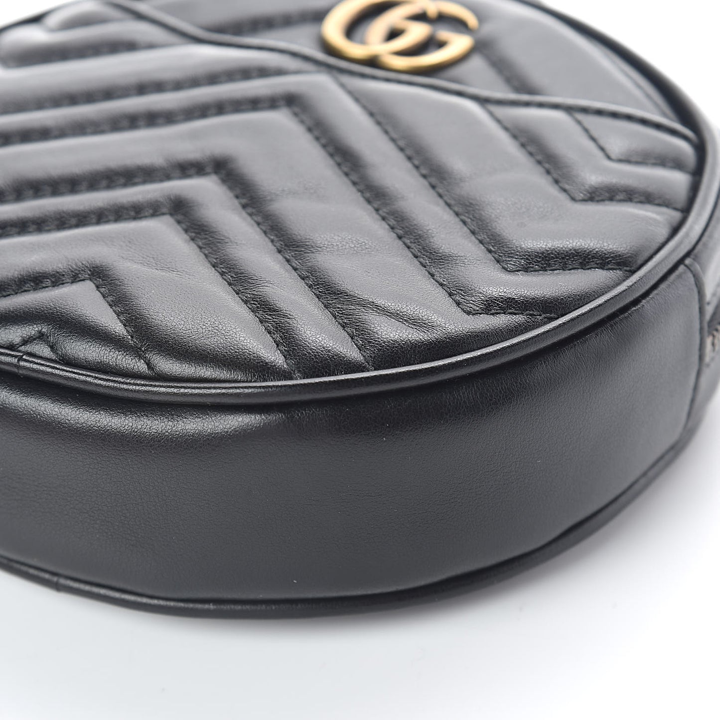 Calfskin Matelasse GG Marmont Round Wrist Wallet Black