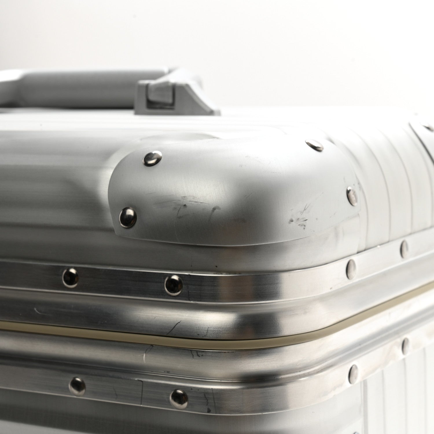 Rimowa Aluminum Topas Vanity Case Silver 16 of 18