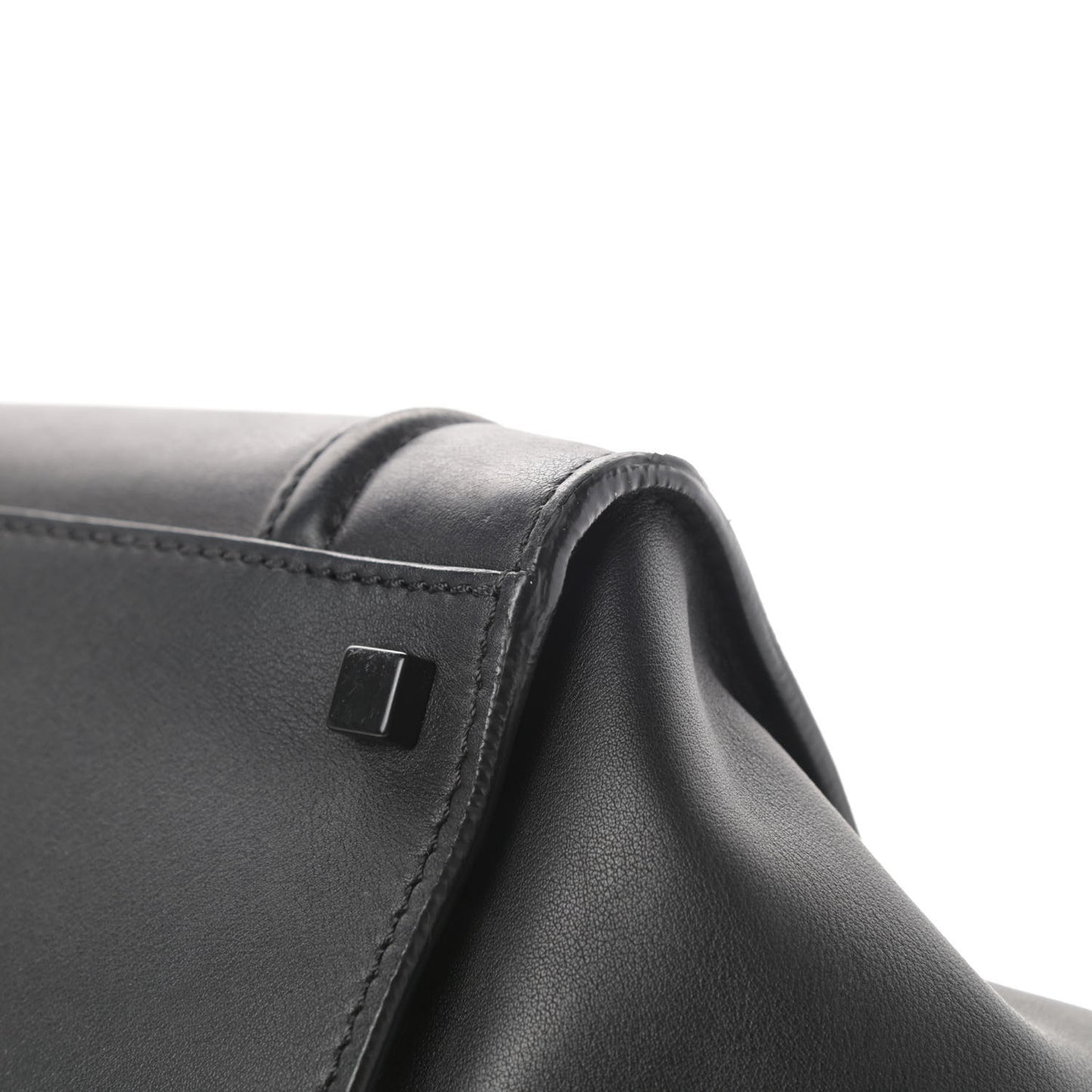 Smooth Calfskin Medium Phantom Luggage Black