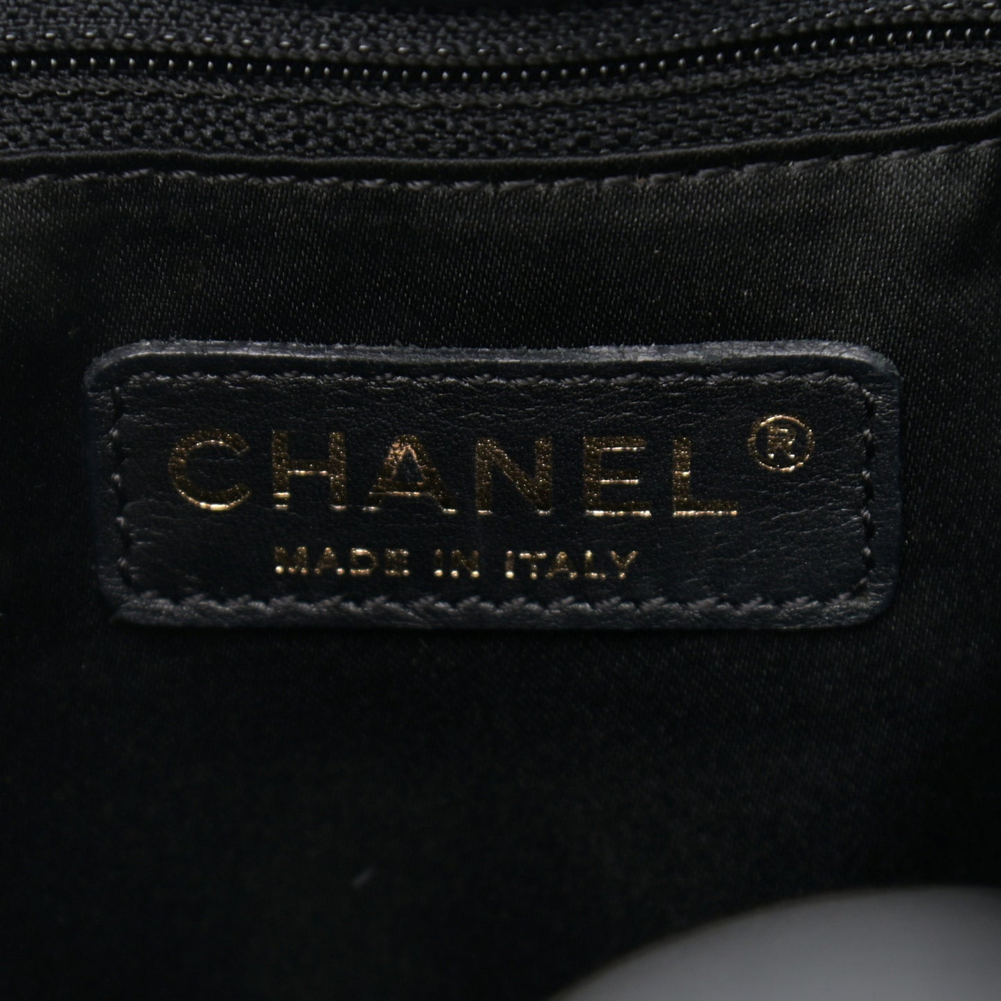 Caviar Quilted Petit Shopping Tote PST Black