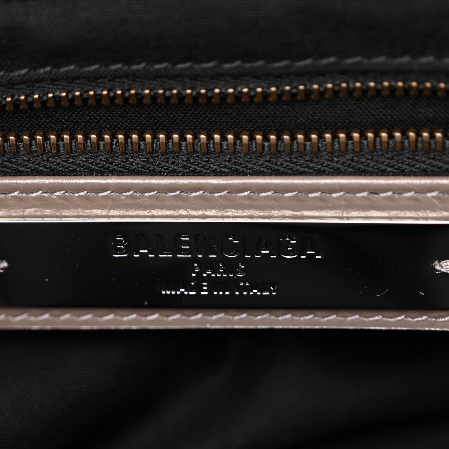 Arena Classic Hardware Medium Le City Dark Noix