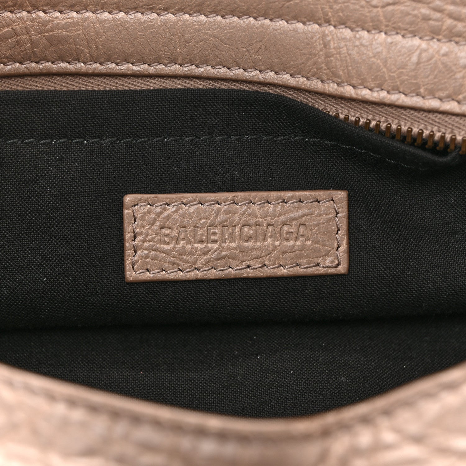 Balenciaga Agneau Arena Classic Hardware East West Le City Sesame 6 of 10