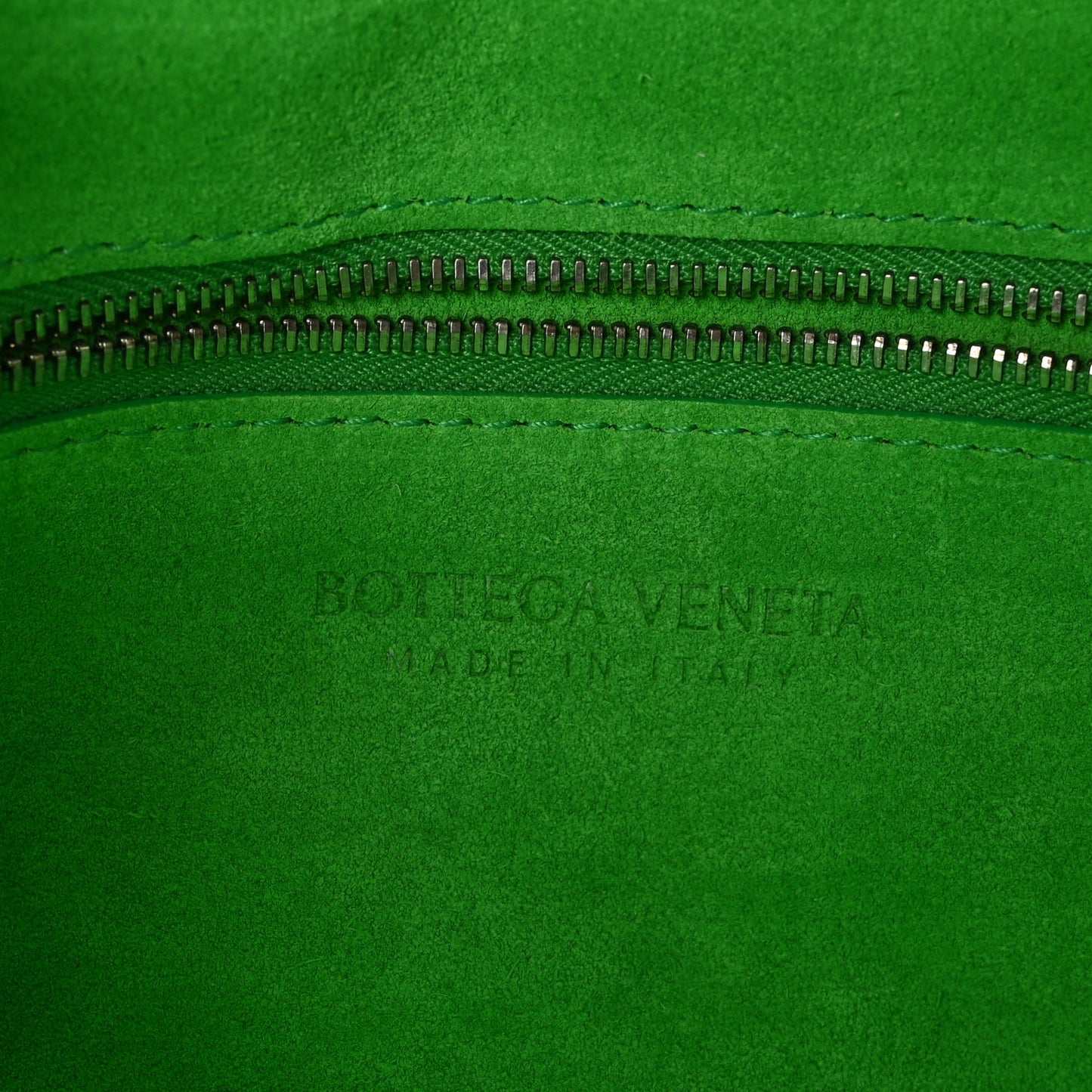 Grained Calfskin Maxi Intrecciato Cassette Crossbody Bag Pistachio