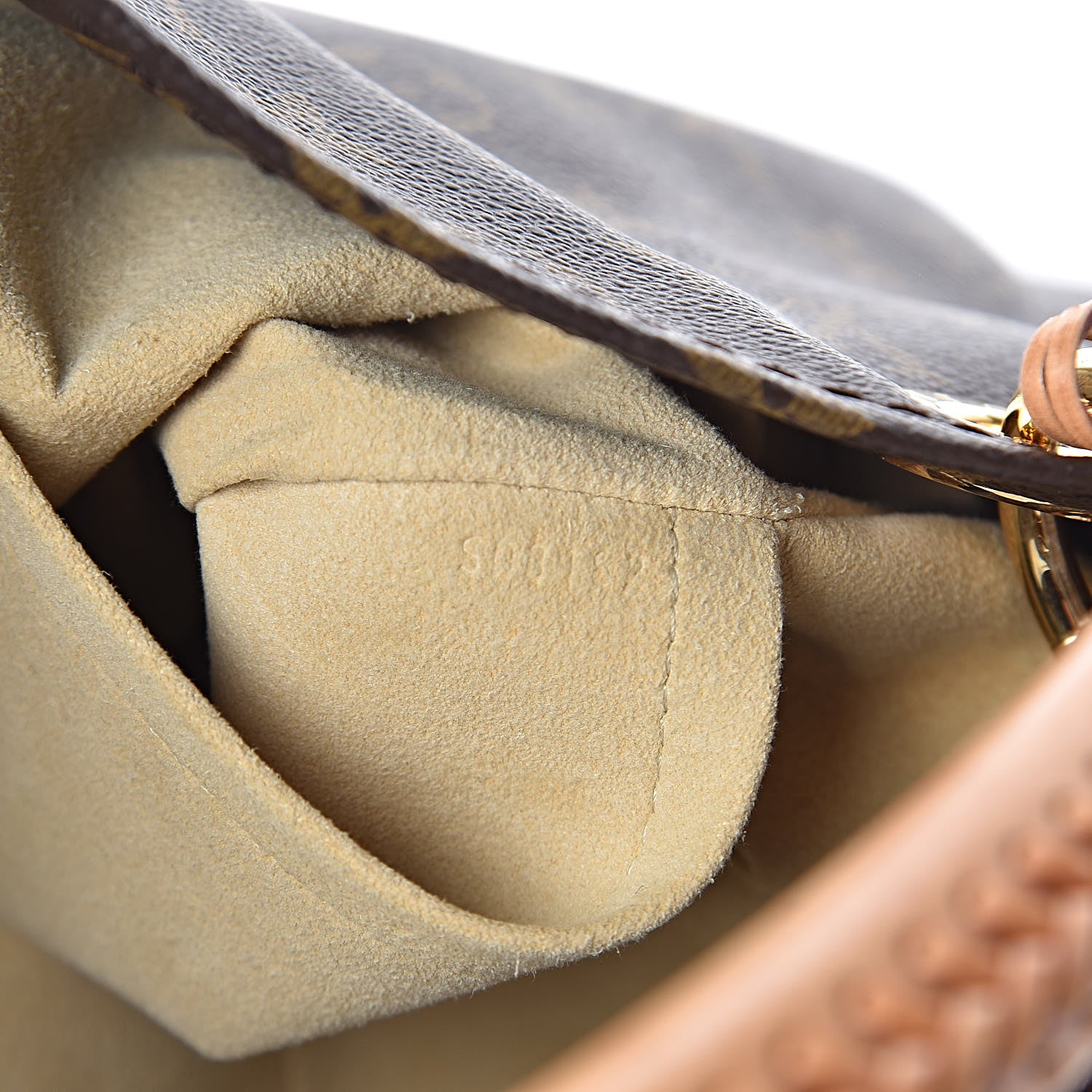 Louis Vuitton Monogram Artsy MM 7 of 10