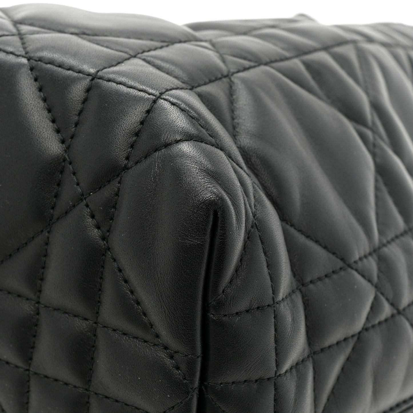 Calfskin Macrocannage Medium Toujours Black