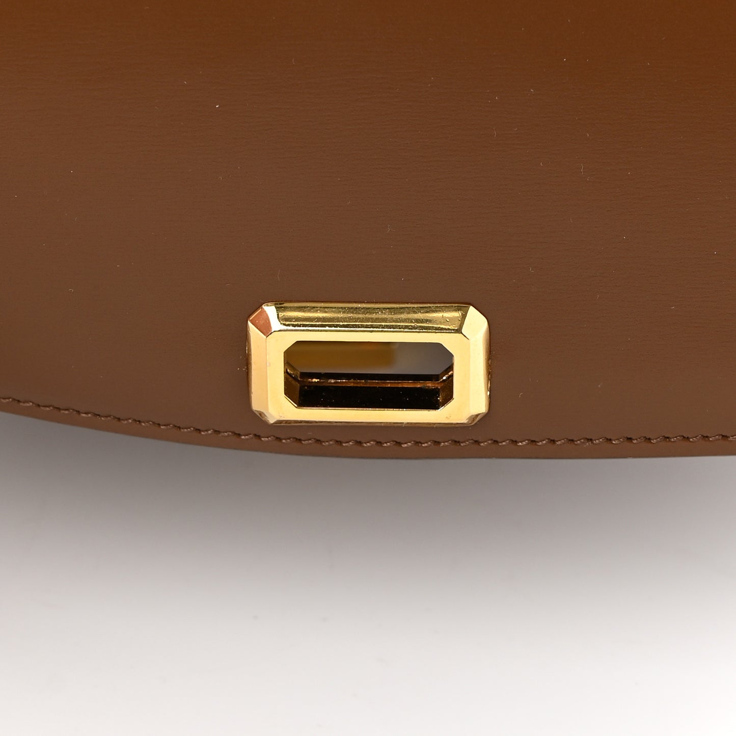 Box Calfskin Medium Classic Box Flap Bag Camel