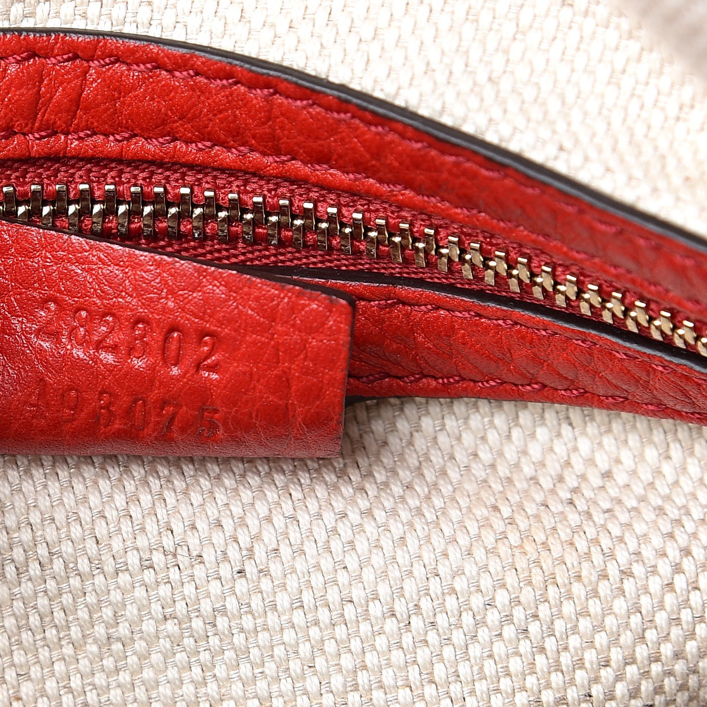 Pebbled Calfskin Medium Soho Boston Red