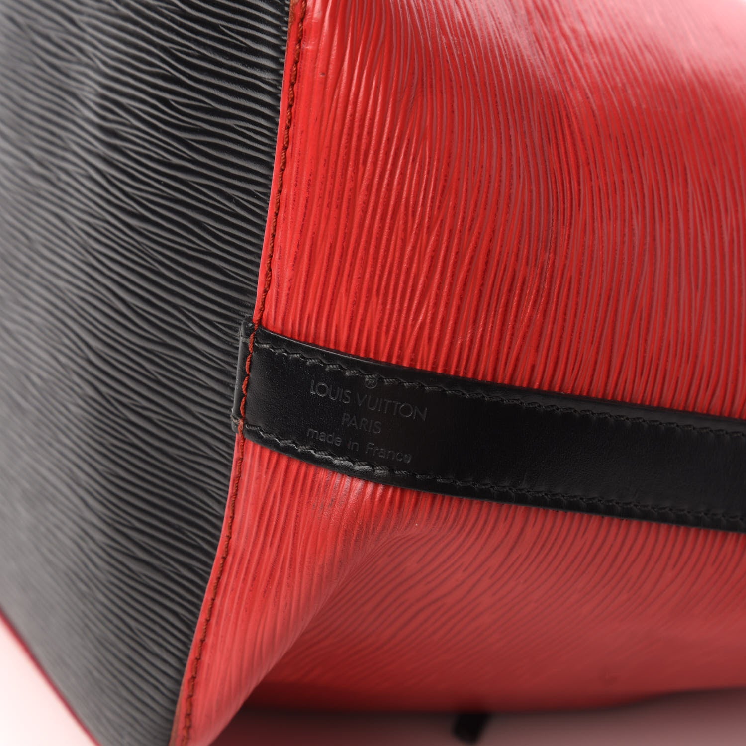 Louis Vuitton Epi Petit Bi-Color Noe Castillan Red Black 8 of 9