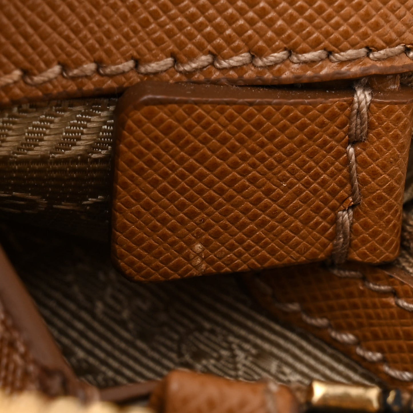 Saffiano Lux Medium Promenade Tote Caramel