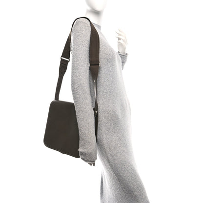 Louis Vuitton Taiga Andrei Messenger Bag Grizzli 2 of 11