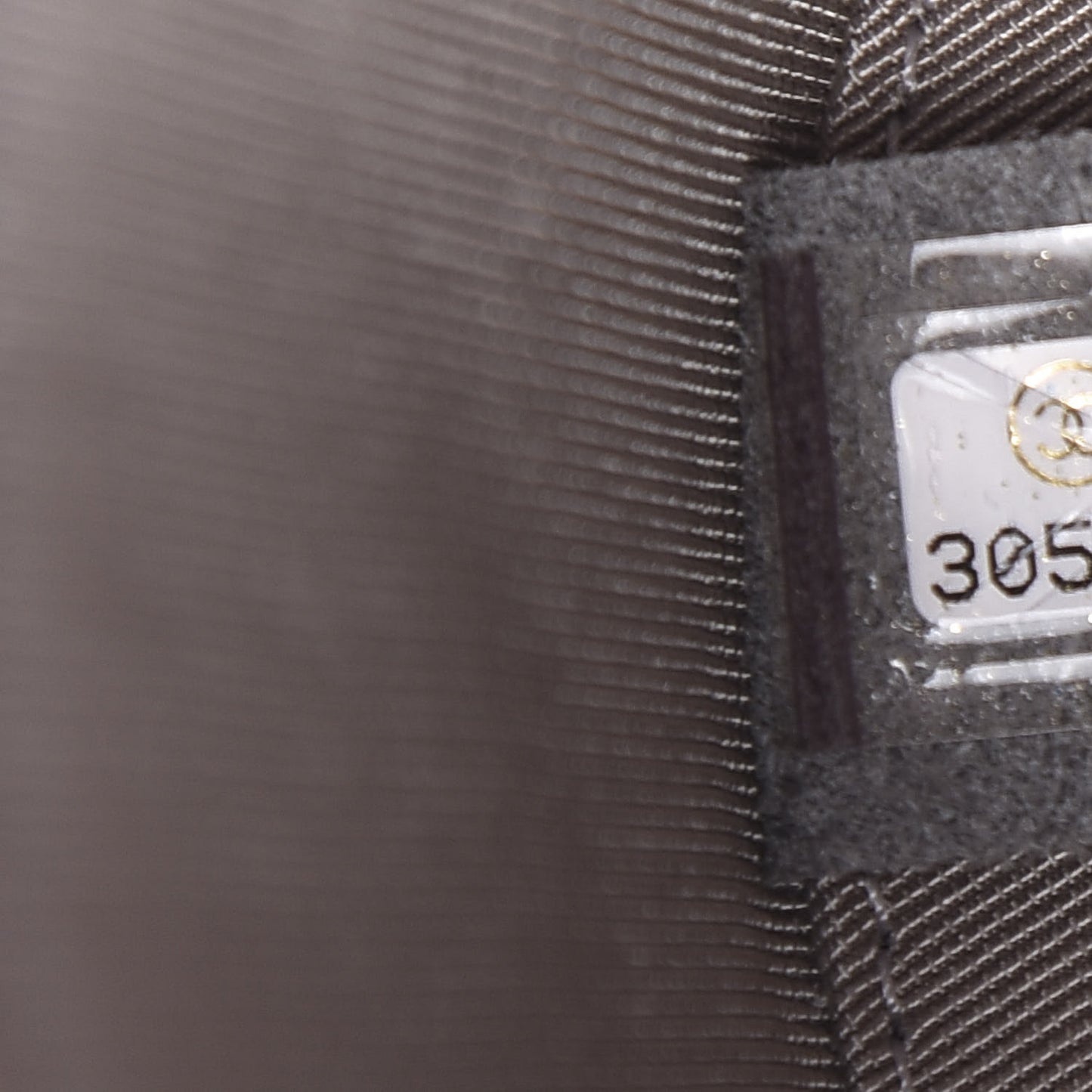 Metallic Lambskin Quilted Round Vanity Case With Chain Silver