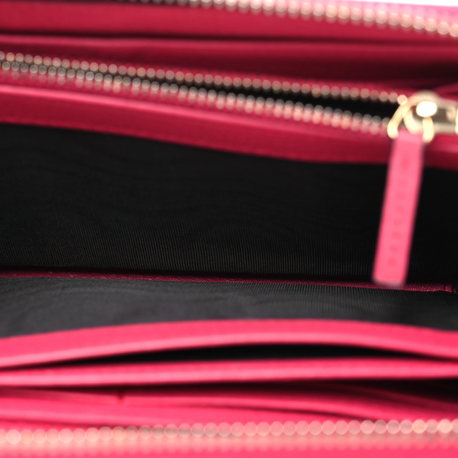 Gucci Pebbled Calfskin Soho Zip Around Wallet Pink 7 of 17