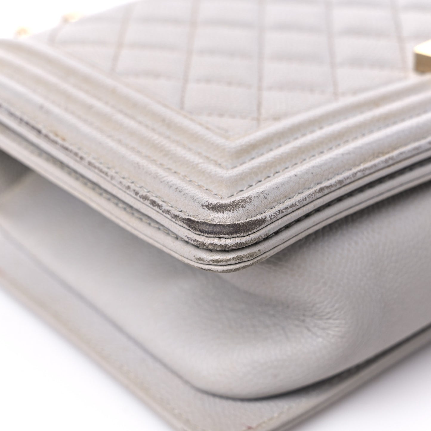 Caviar Quilted Medium Boy Flap Light Grey